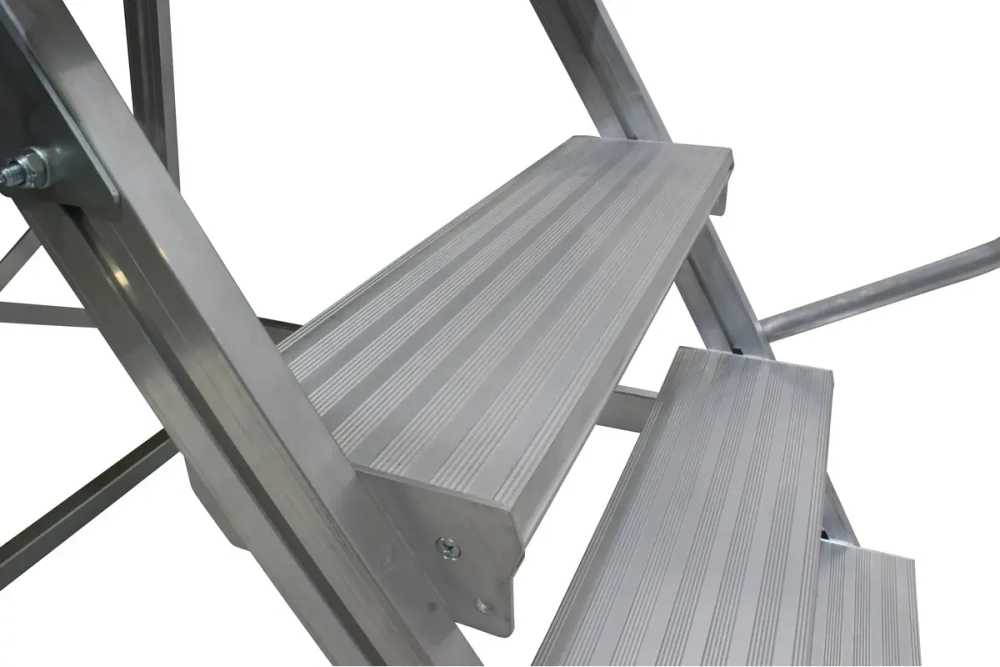 Лестница с площадкой 7 ступ.(820051)