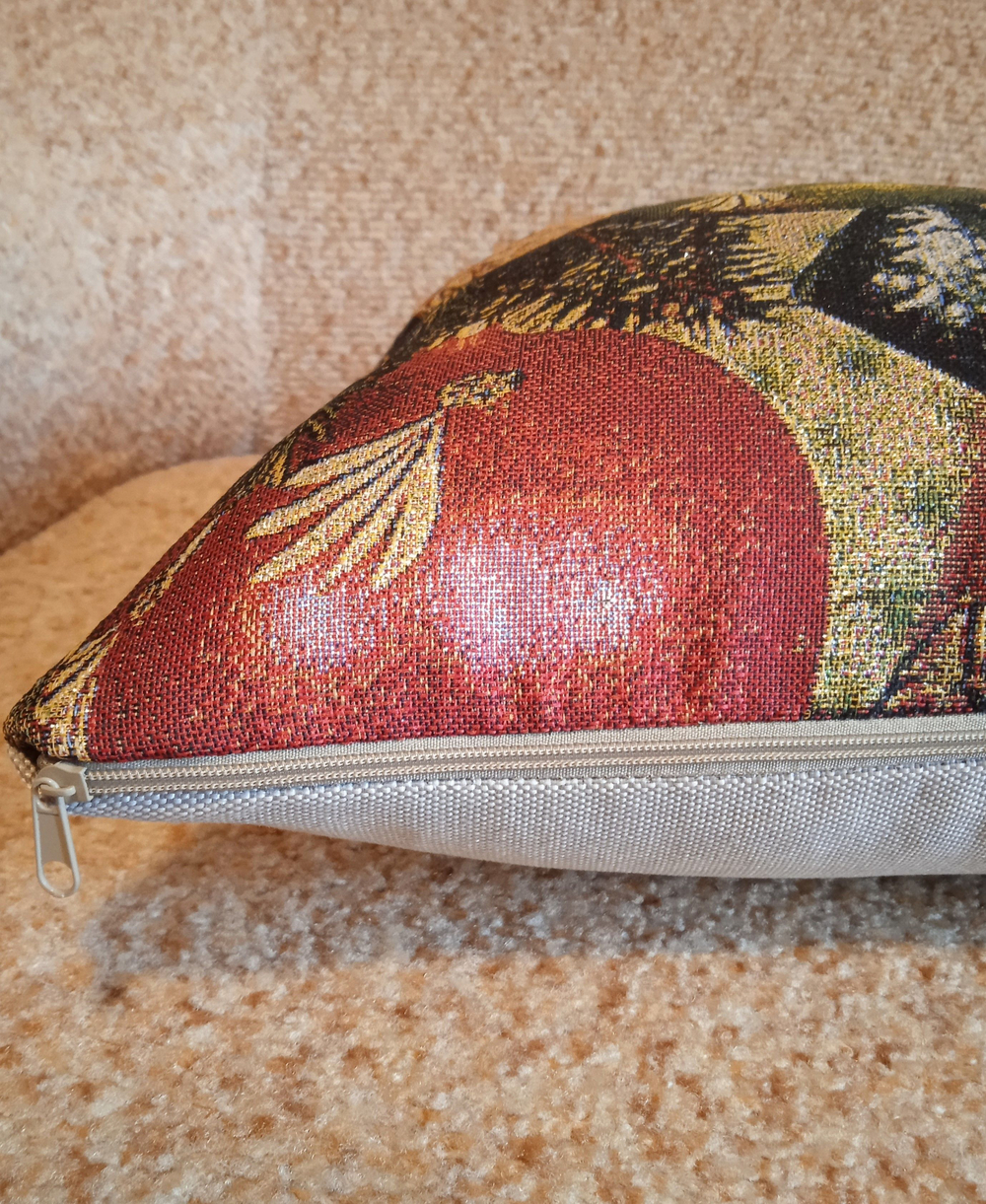 Декоративный гобеленовый чехол для интерьерной подушки Новогодние шары 38*38