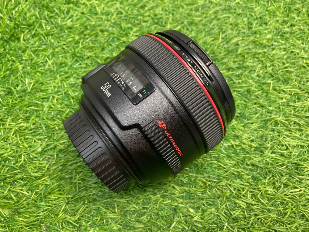 Canon EF 50mm 1.2L USM