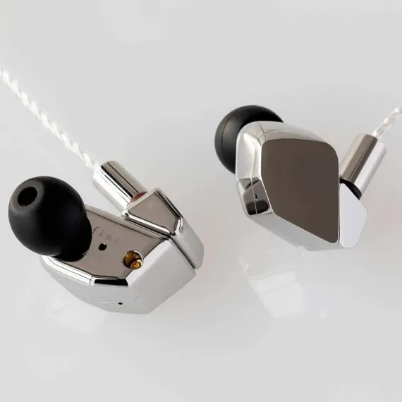 Final Audio A8000 Silver