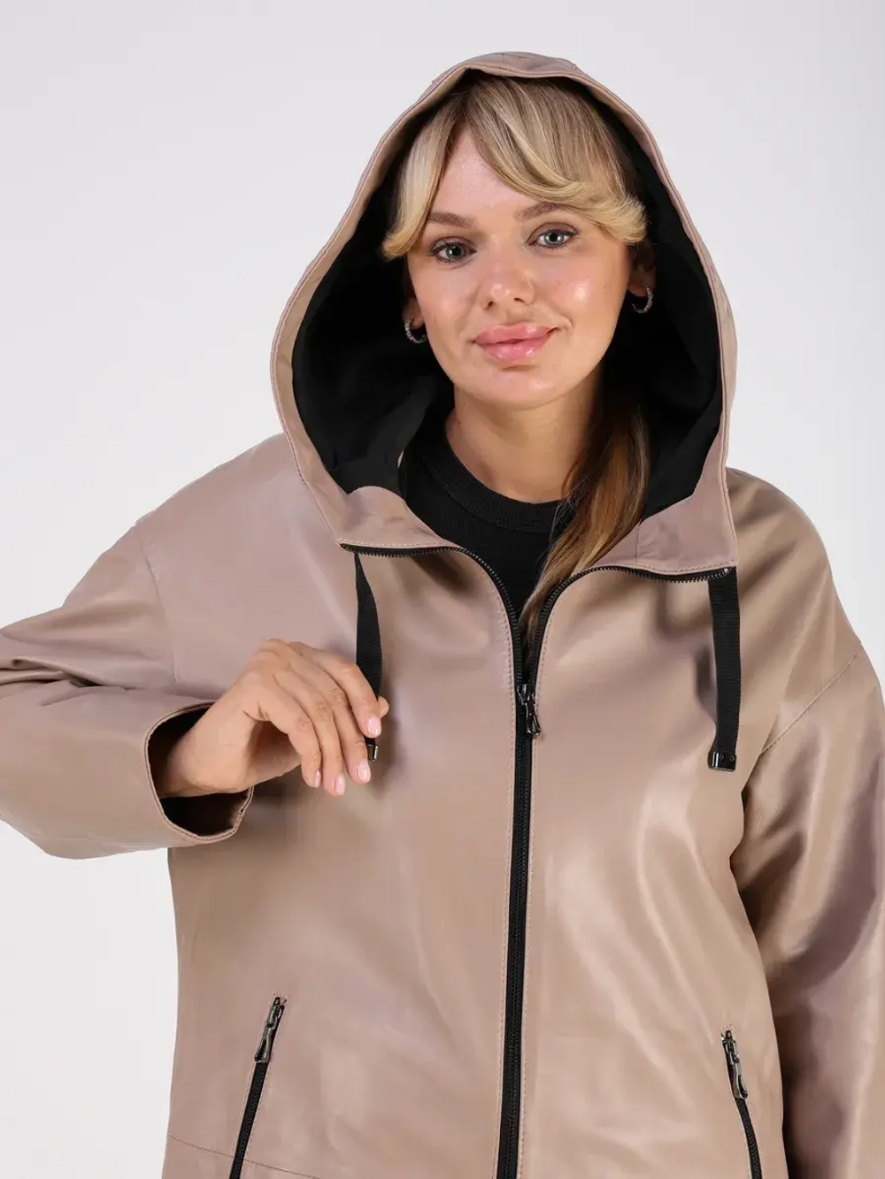 Кожаная куртка демисезонная с капюшоном длинная