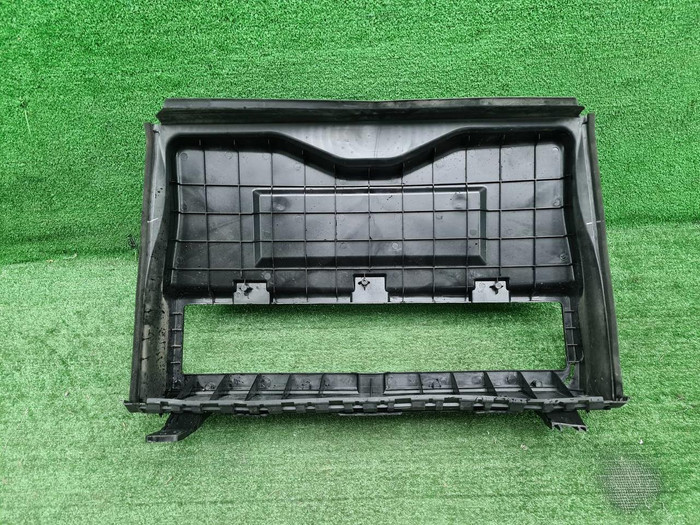 Воздуховод радиатора Zeekr 001 (2021-н.в.)