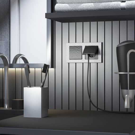 Розетка Werkel Hammer влагозащищенная с заземлением с защитой крышкой и шторками черный W1271208 4690389162886