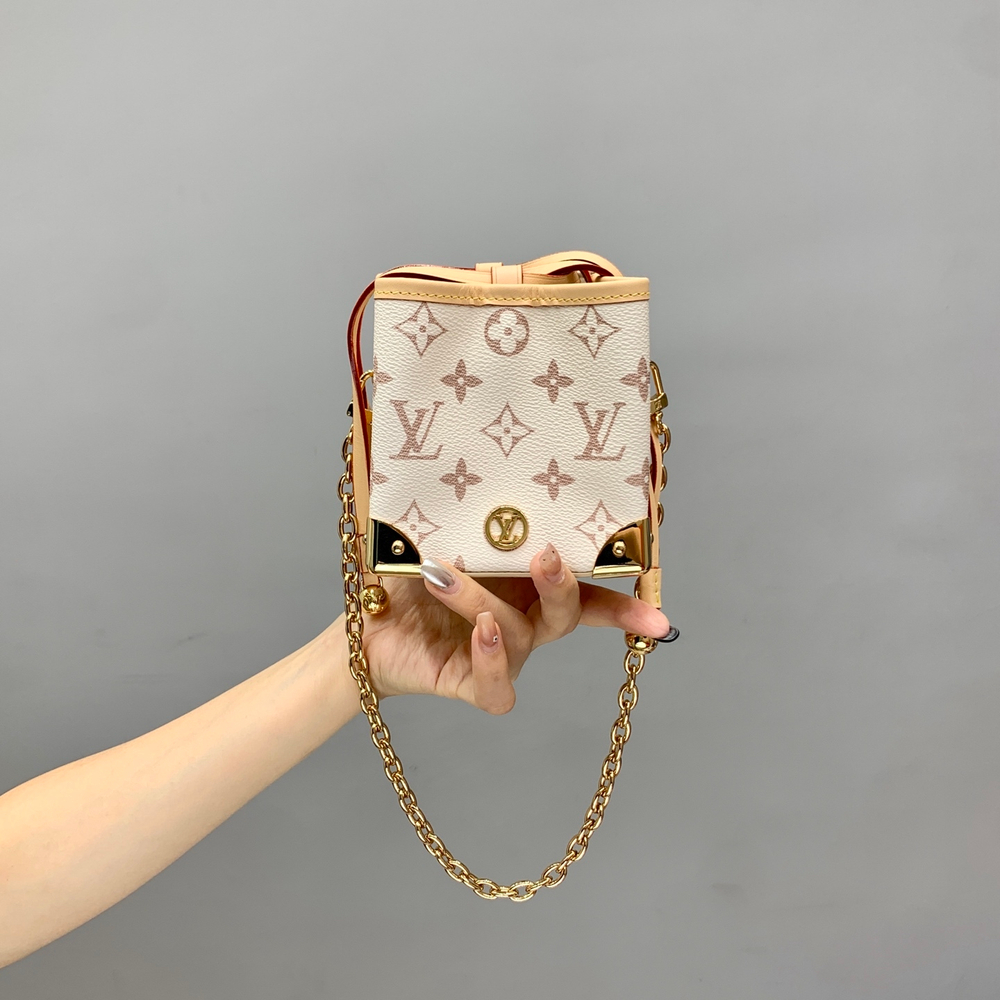 Louis Vuitton Noe Purse
