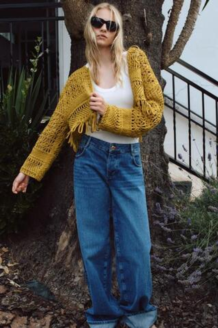 ZARA КОРОТКИЙ КАРДИГАН ИЗ МАКРАМЕ С БАХРОМОЙ, ЦВЕТ ОЛИВКОВОГО МАСЛА