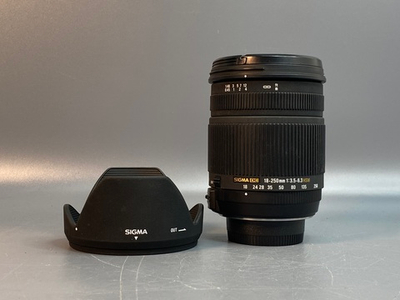 Sigma AF 18-250mm 3.5-6.3 DC OS HSM Macro Nikon F