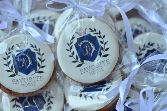 Пряники с логотипом Lancman School