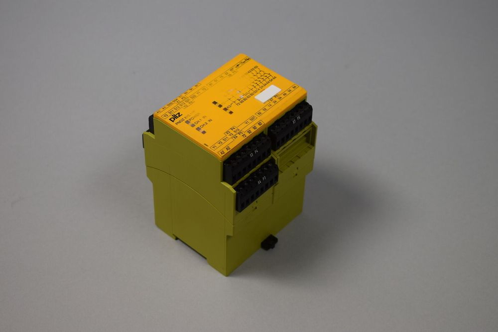PILZ PNOZ X10.11P 24VDC