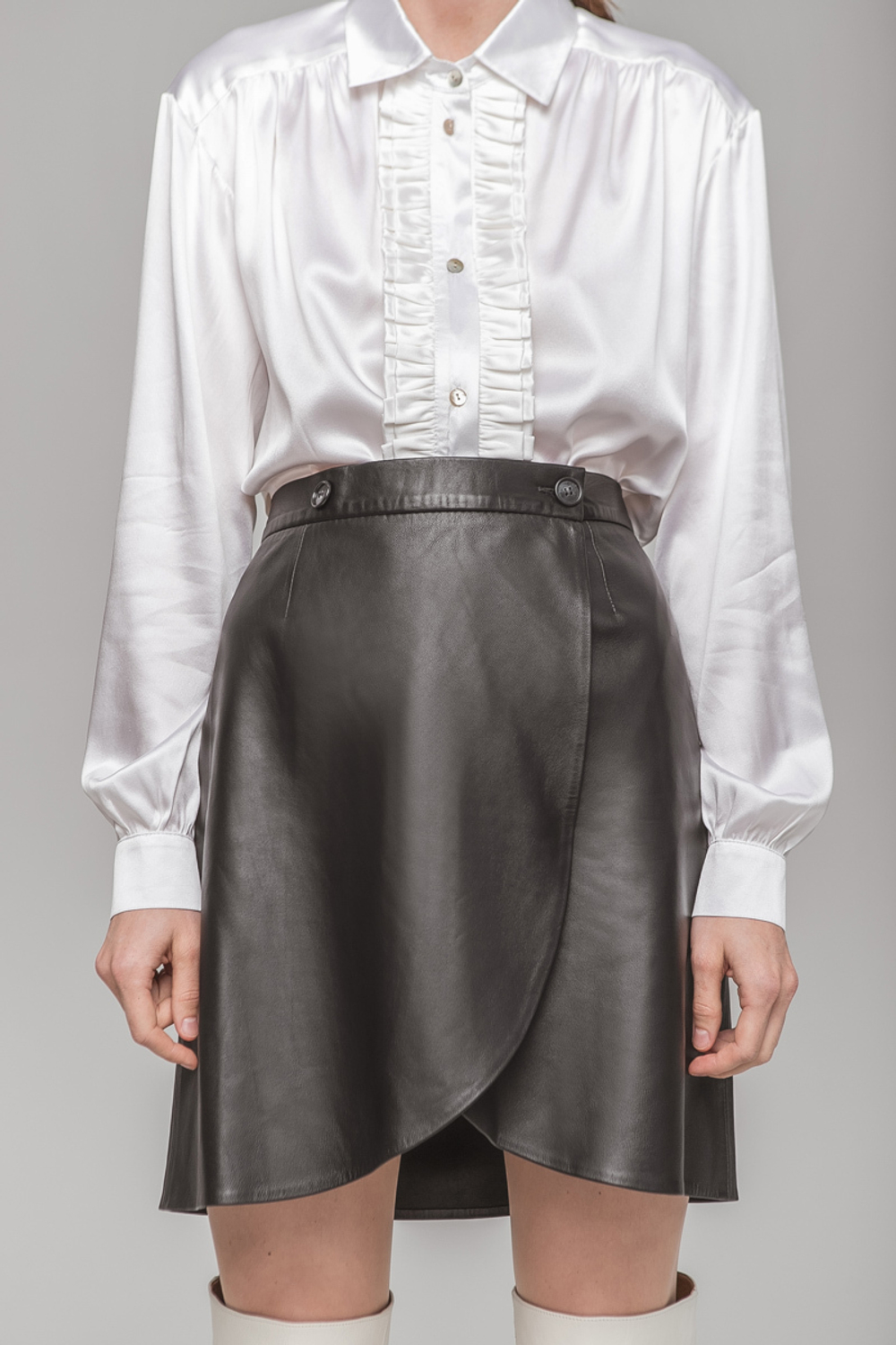 Чёрная кожаная юбка