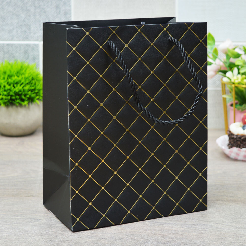 Пакет бумажный 18*23*10см с ручками "Ромб" чёрный