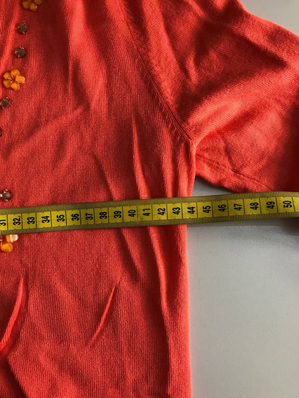 Кардиган с красивым акцентом, визуально на 48 размер