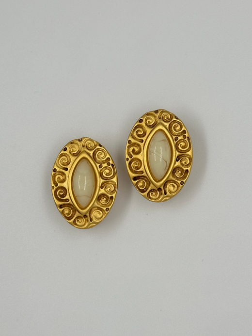 Клипсы с кремовыми вставками Givenchy