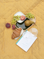 Набор из 4-х сервировочных тарелок на деревянном подносе sorrento