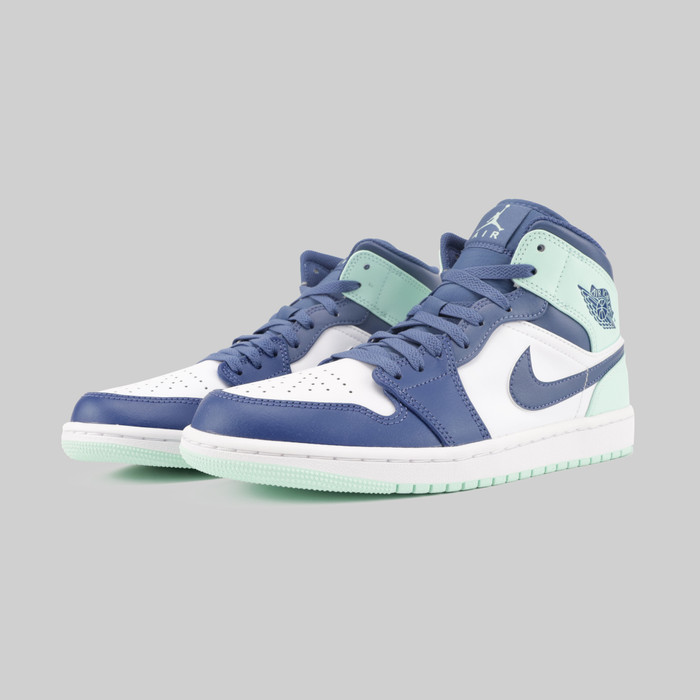 Кроссовки Jordan 1 Mid Mystic Navy артикул:554724-413 - купить в магазине Дайс