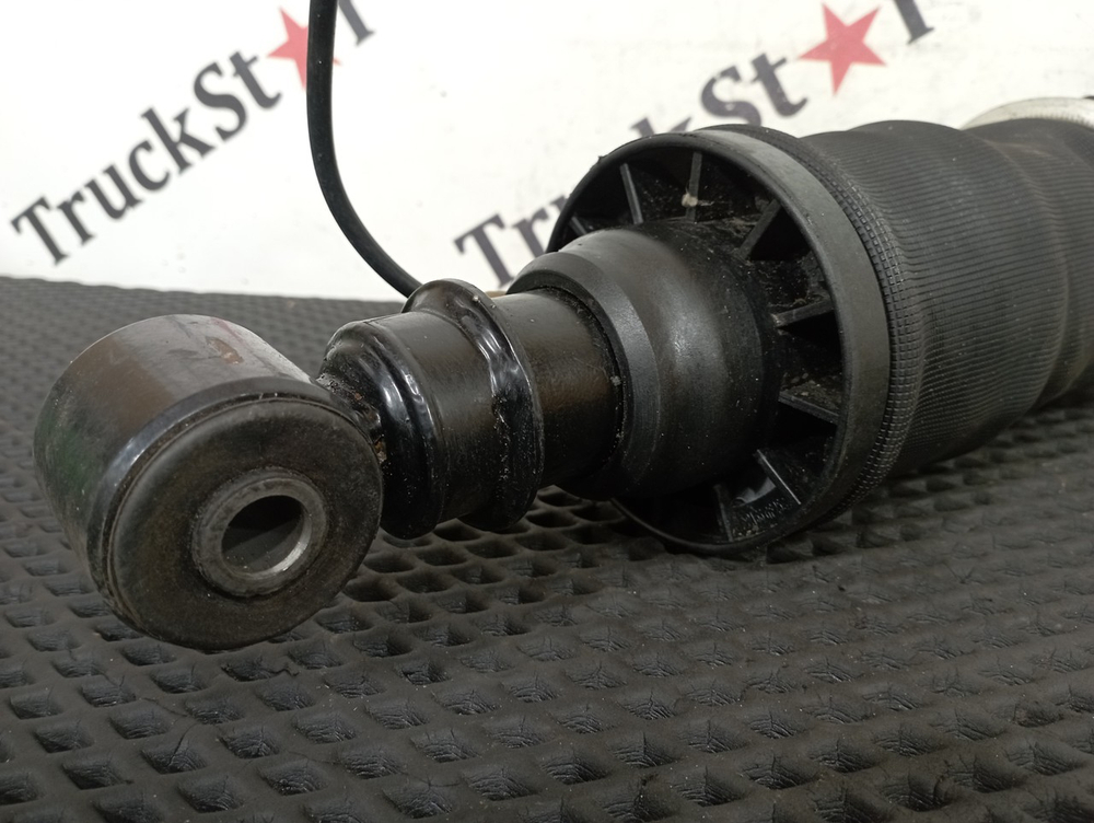 Амортизатор кабины задний