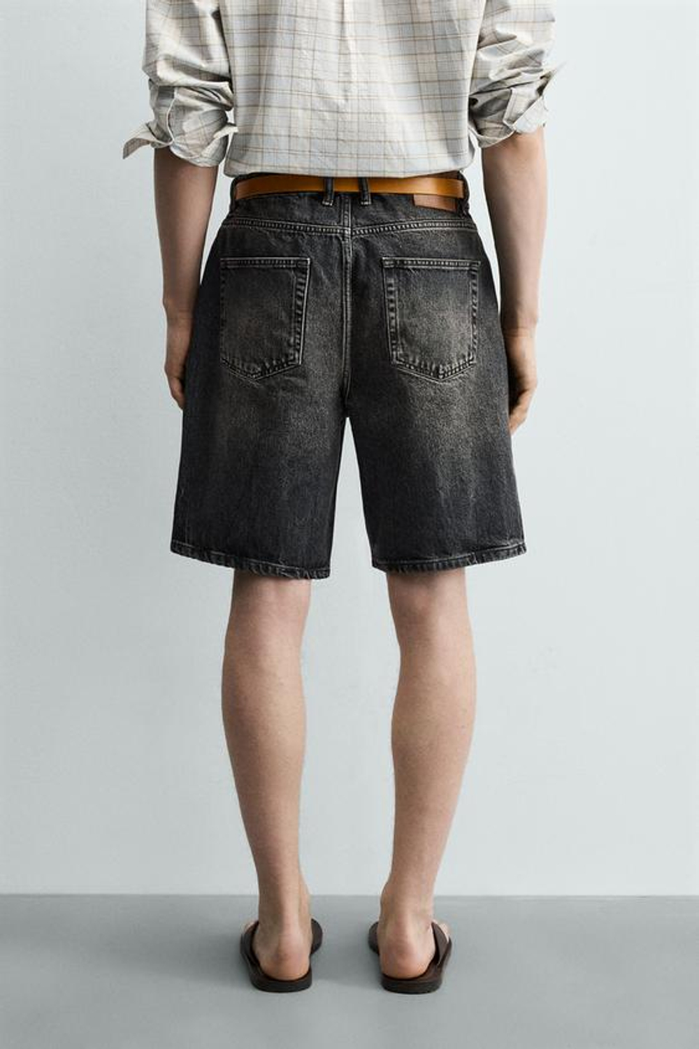 ZARA ДЖИНСОВЫЕ ШОРТЫ RELAXED FIT, ТЕМНО-СЕРЫЙ