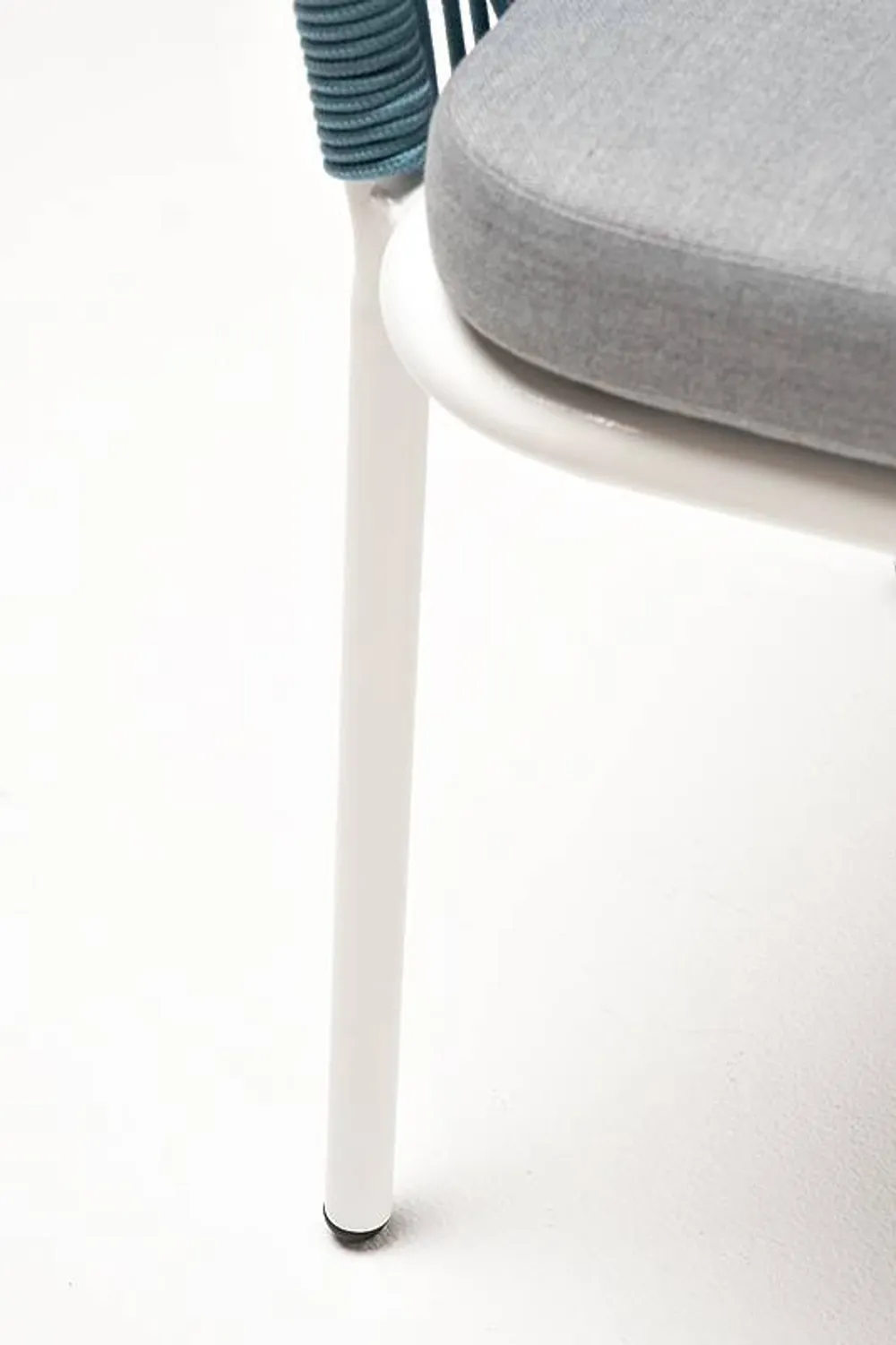 "Марсель" стул плетеный из роупа, каркас алюминий светло-серый (RAL7035) муар, роуп бирюзовый круглый, ткань светло-серая