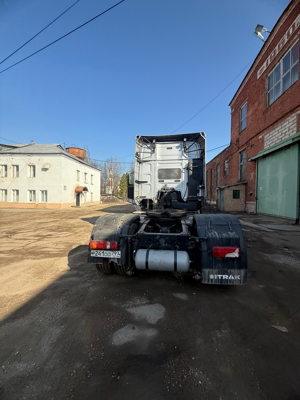 FAW J7 4x2 Седельный тягач CA4180P77K25E5 (Дизельный, 12,5 л, 553 л.с., АТ)