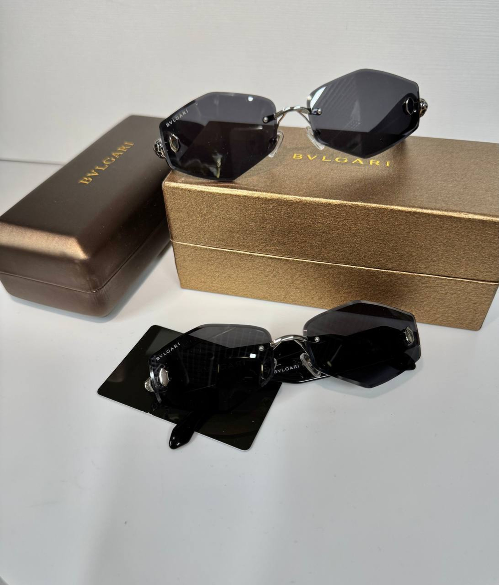 Солнцезащитные очки Bvlgari