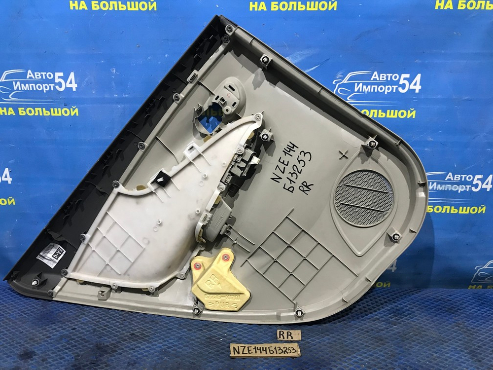 Обшивка двери TOYOTA COROLLA AXIO 2006-2012