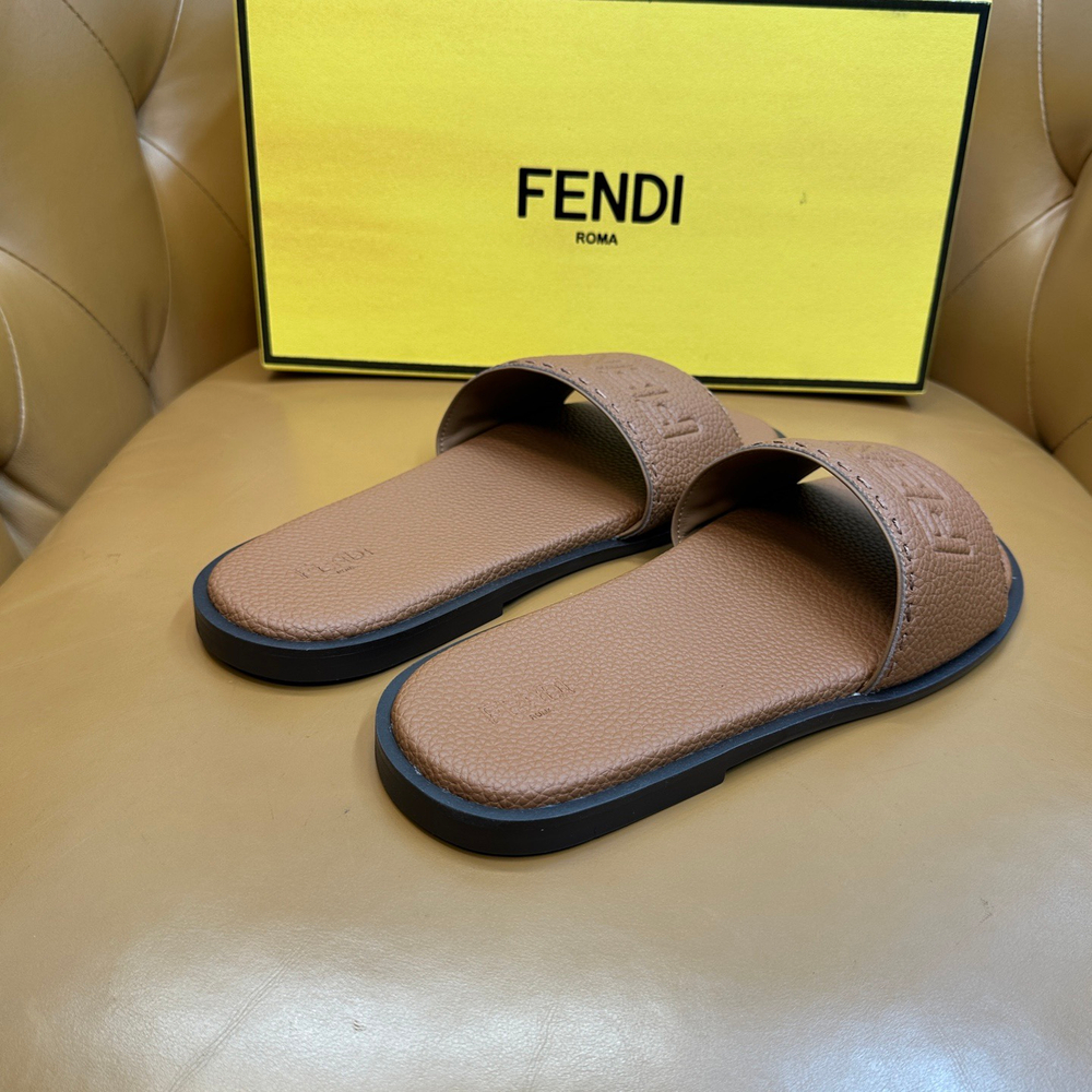 Кожаные шлепанцы