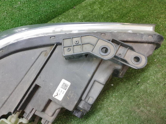 Битая Фара левая Genesis G70 (2017-2021) LED