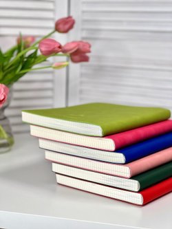 Блокнот А4 200л. (400страниц) в клетку без рамки Розовый (К44-700КБР)