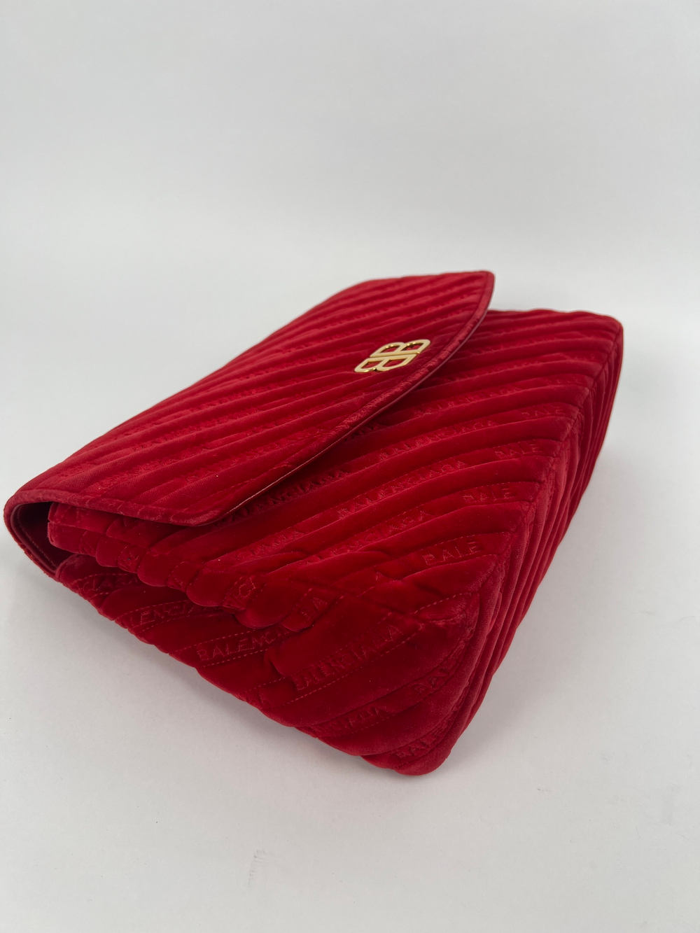 Сумка Balenciaga chain velvet crossbody bag