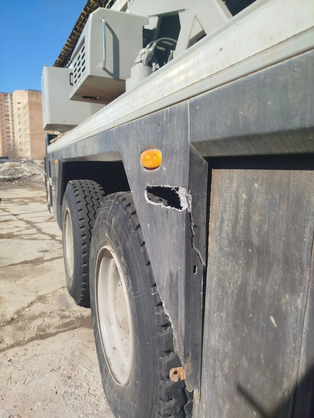 Zoomlion ZTC* 6x4 Автокран ZTC300V 	(Дизельный, 7,8 л, 313 л.с., МТ)