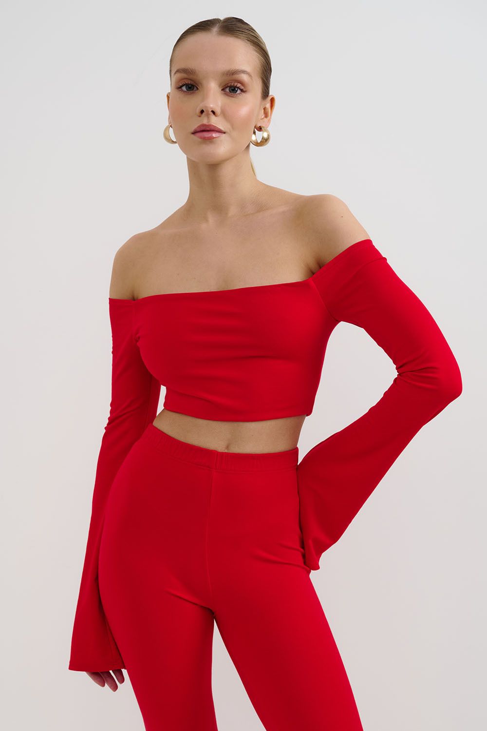 Леггинсы клеш из вискозы красного цвета