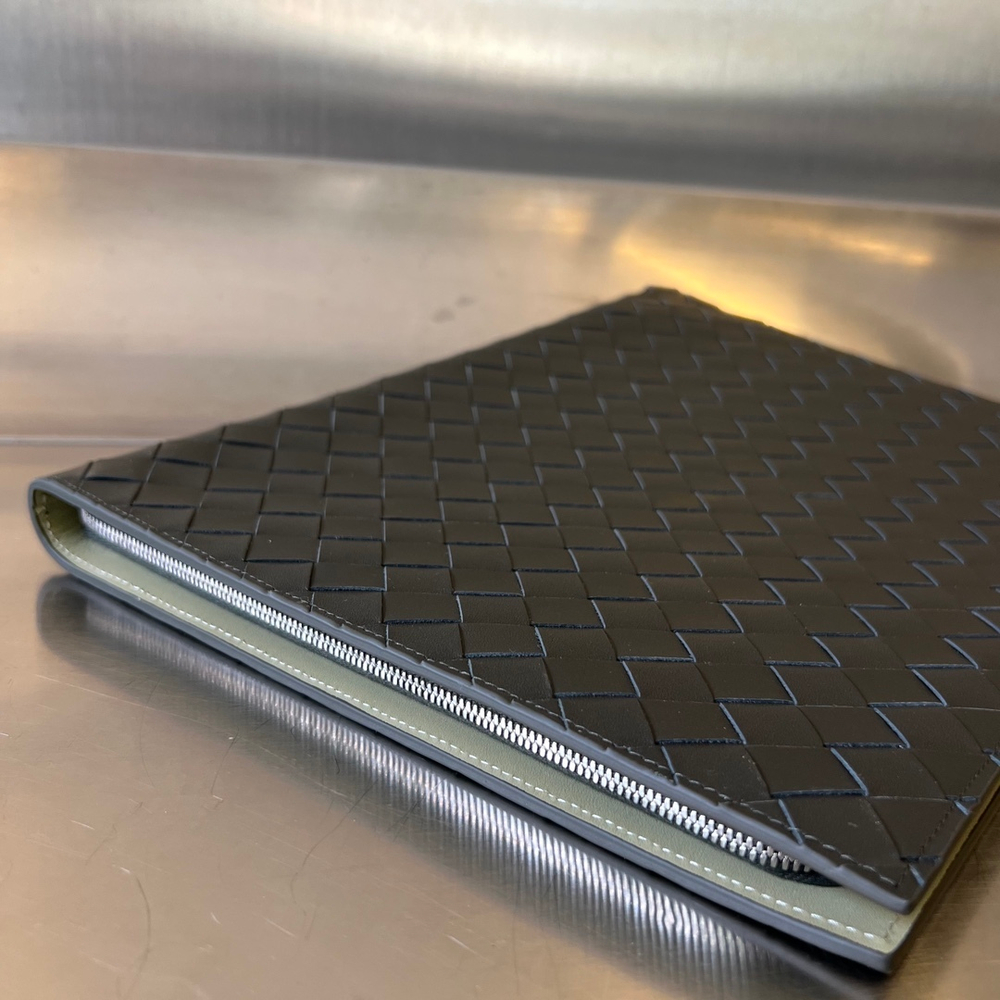 Bottega Veneta Pouch 33 cm
