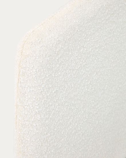 Кровать Lydia из ткани букле белого цвета на ножках из массива бука 160 x 200 см