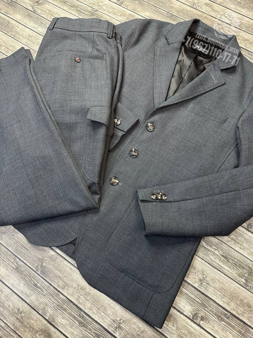 Классический костюм Kiton