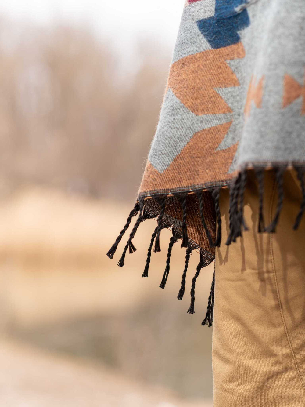 Пончо шерстяное с орнаментом