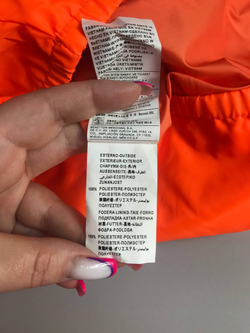 Ветровка оранжевая на 120 см на 6-7 лет