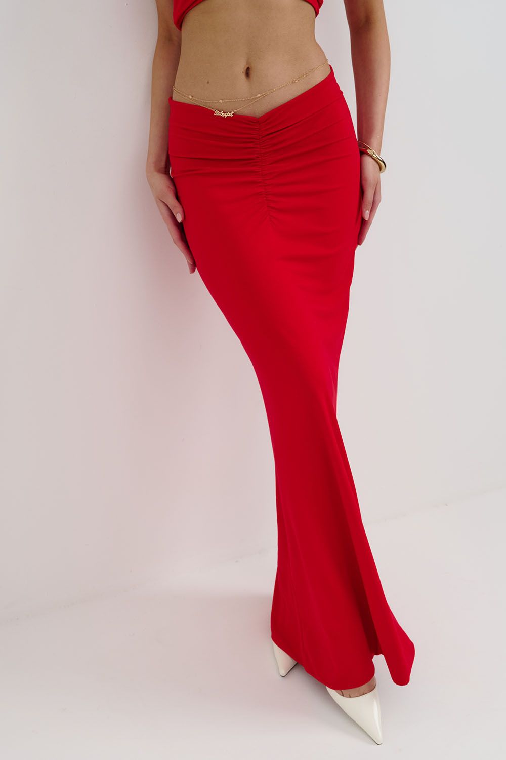 Юбка с драпировкой на бедрах из вискозы красного цвета