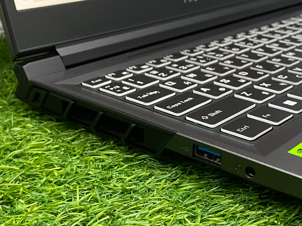 Игровой ThundeRobot 15.6" i7 13650HX/RTX 4060 8GB/32GB/1TB SSD/165Hz/ Gravity 15 Pro[JT009Y00FRU]/Windows 11