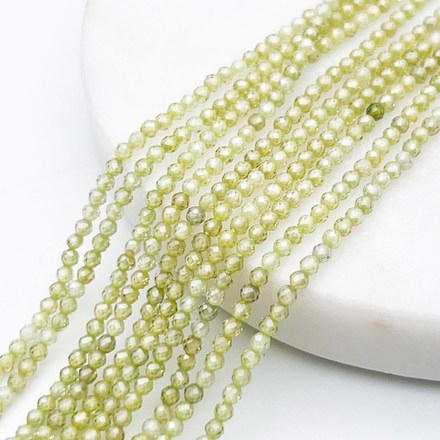 Фианит (кубический цирконий), цвет лайм, размер 2 мм, цена за нить около 195 шт (38 см)