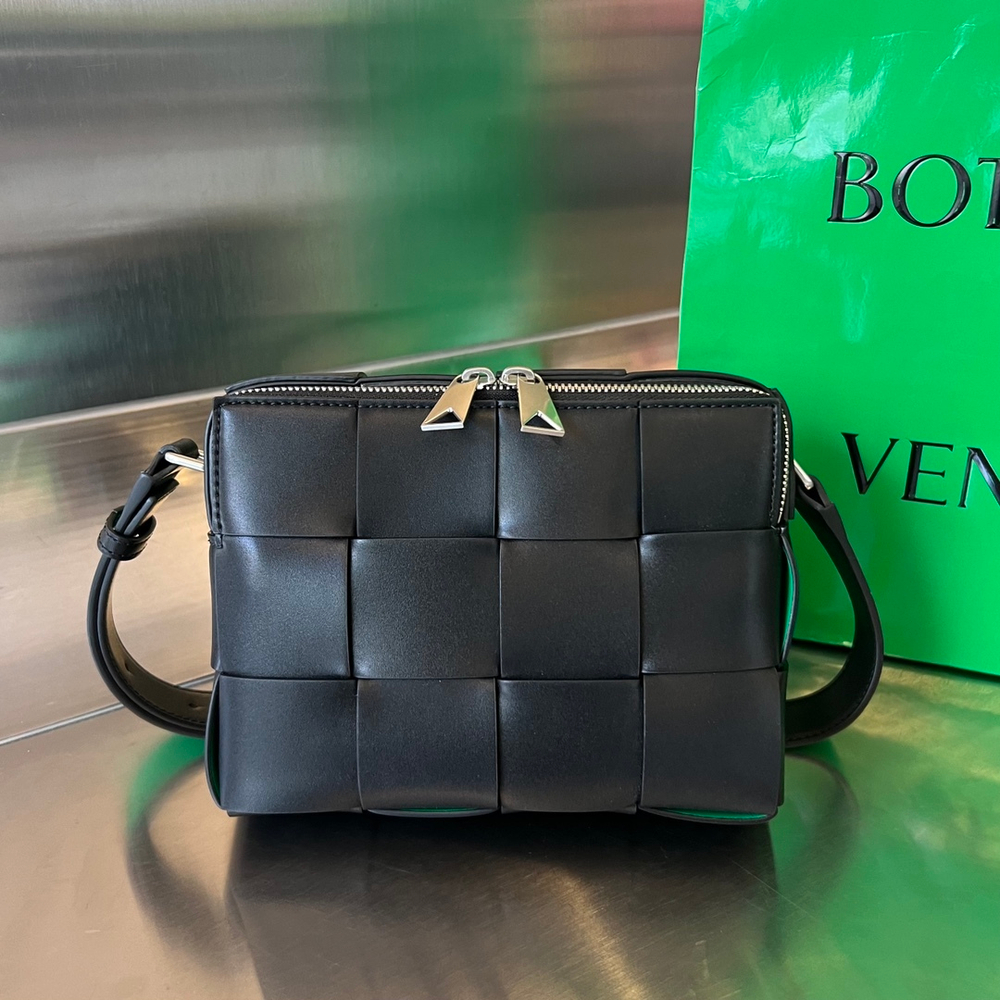 Bottega Veneta Cassette Camera Bag 20 cm