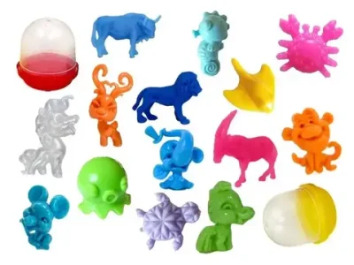 Игрушки в капсулах в ассортименте