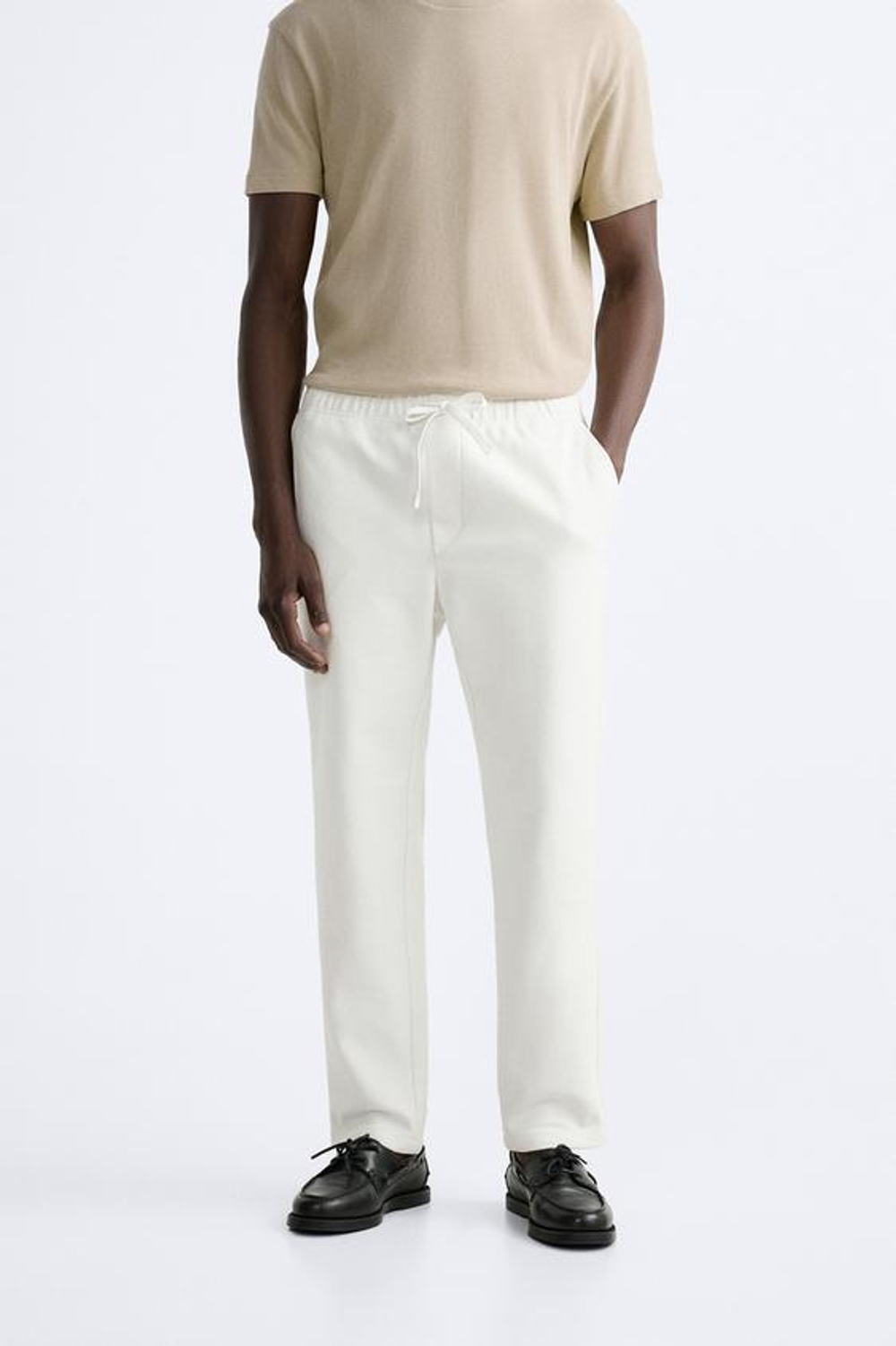 ZARA БРЮКИ-ДЖОГГЕРЫ КОМФОРТНОЙ ПОСАДКИ, ЖЕЛТОВАТО-БЕЛЫЙ