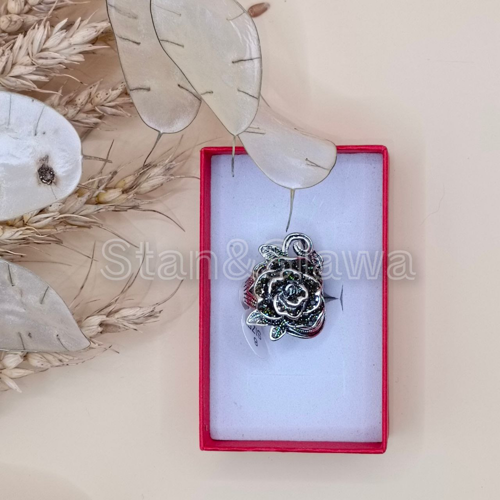 Набор украшений.