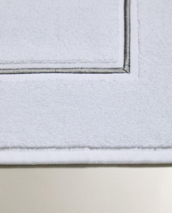 ZARA HOME КОВРИК ДЛЯ ВАННОЙ С ОТДЕЛКОЙ, СЕРЫЙ