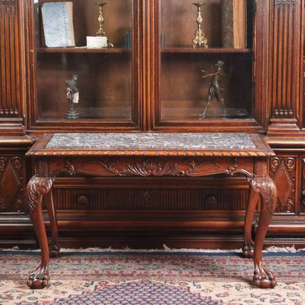 Стол в стиле чиппендейл