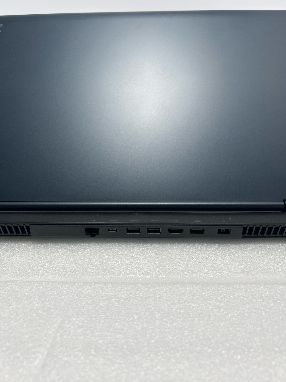 Ноутбук Lenovo Legion 5 17ACH6(82K00005RK) 17.3"/AMD Ryzen 5 5600H/RAM 8GB/SSD 512 GB/Nvidia RTX3050 4GB/1920x1080/IPS 144Hz/DOS/Подсветка кл-ры:LED/черный. Состояние: Уценка/большой след на матрице от клавиатуры/С1