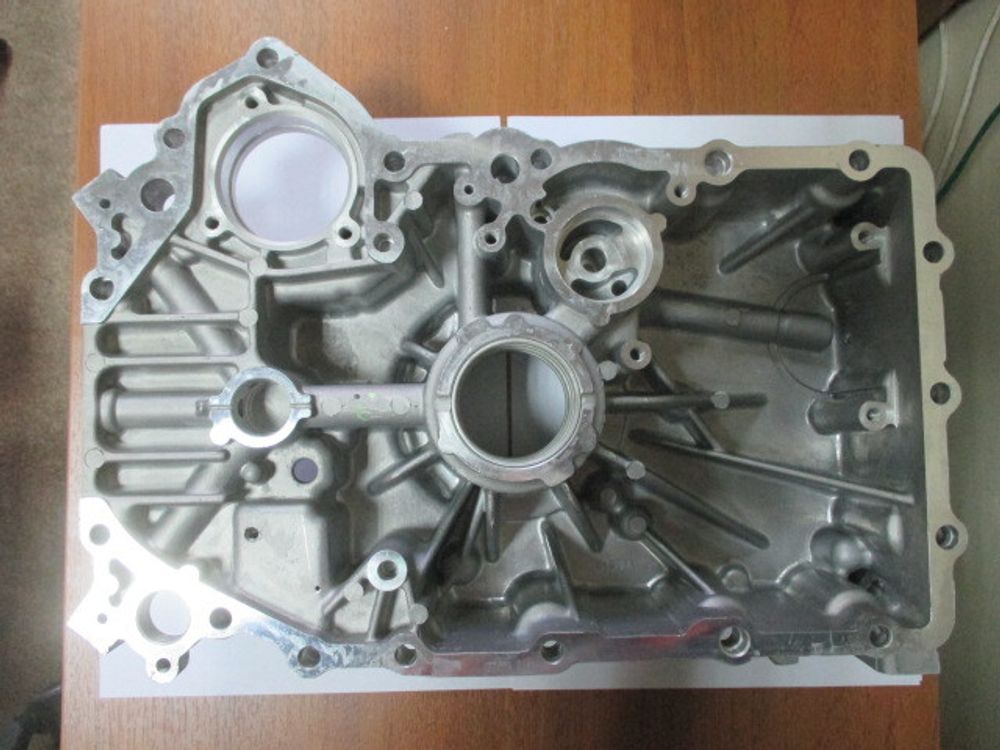 Крышка блока цилиндров задняя KM2V80/Side cover