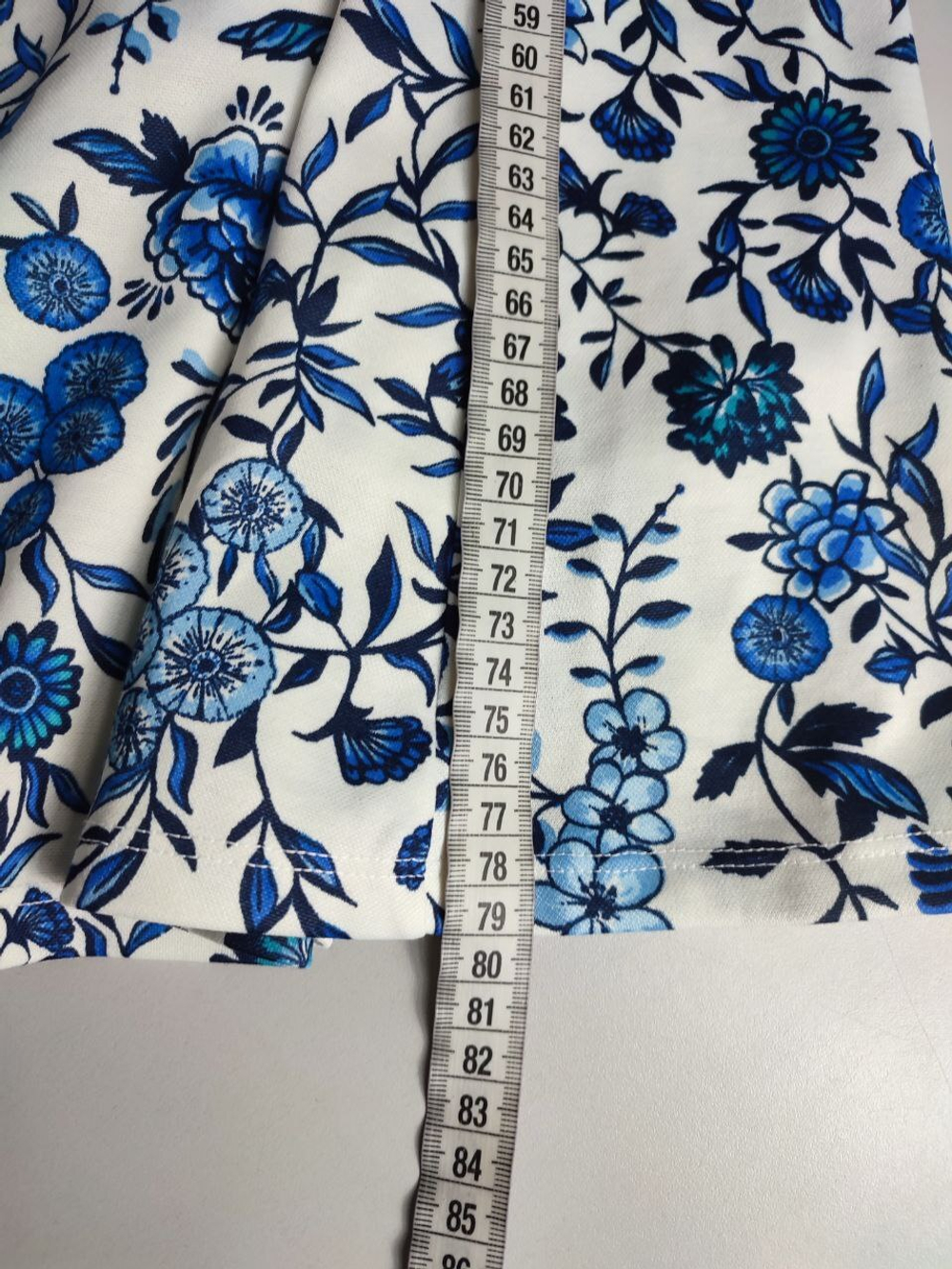 Платье H&M эффектное 40 размер