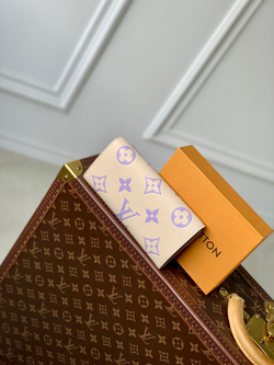 Louis Vuitton Emilie Wallet