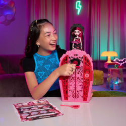 Monster High - Scary Creeps Кукла Дракулаура + аксессуары HYT72