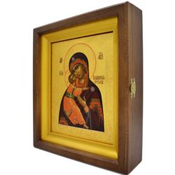 Владимирская Божия Матерь. Писанная на сусальном золоте икона.